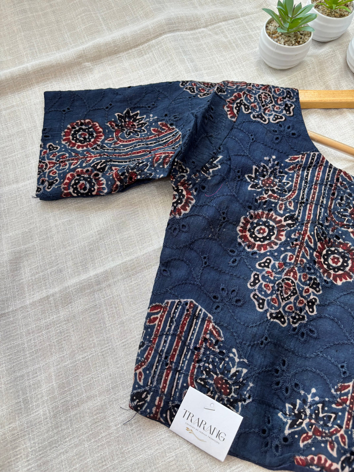 BULE HAKOBA BLOUSE