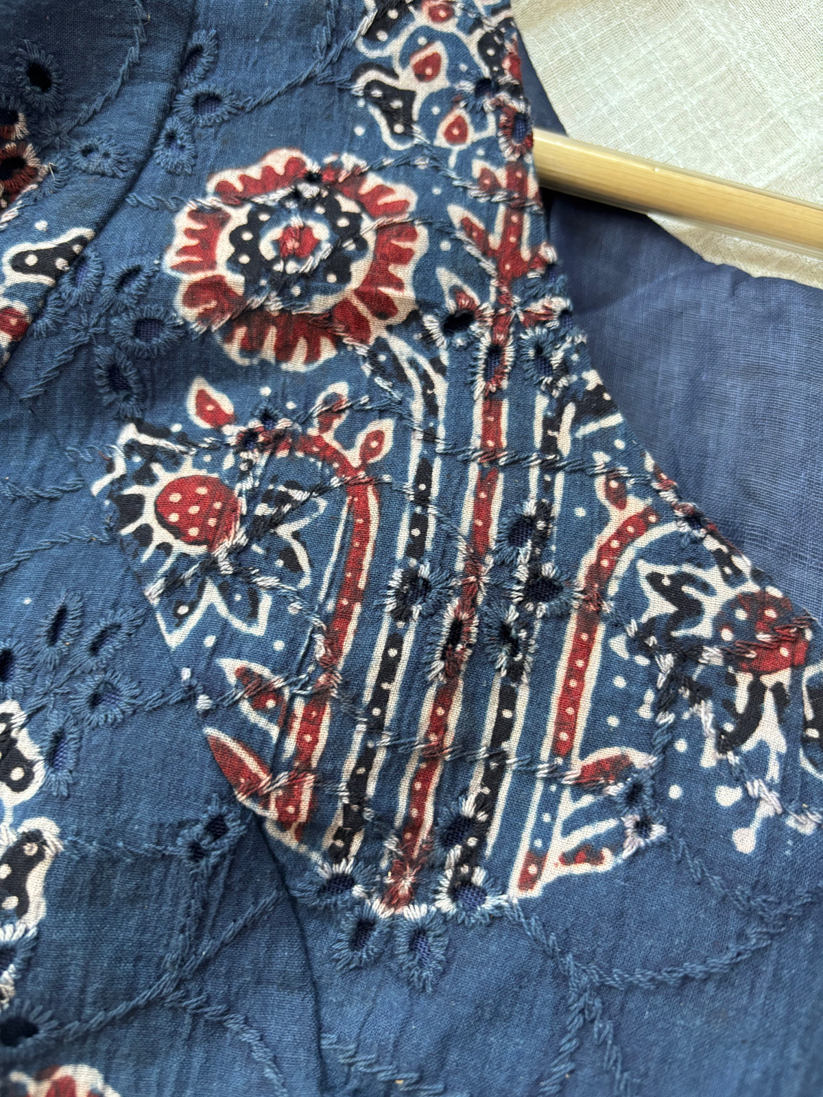 BULE HAKOBA BLOUSE