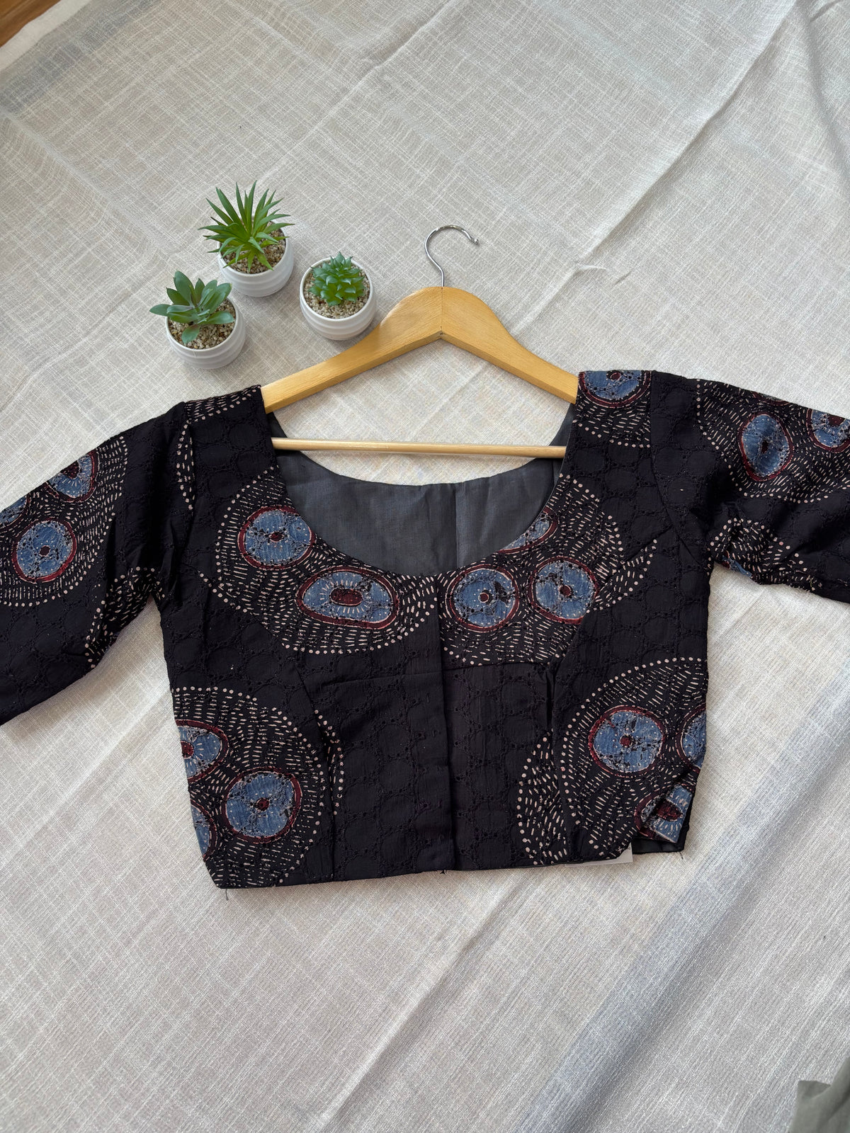 BLACK HAKOBA BLOUSE