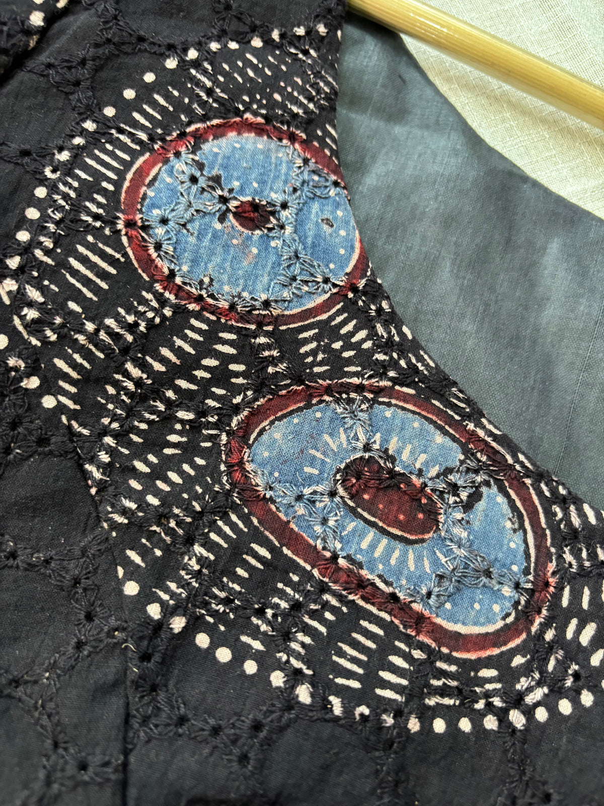 BLACK HAKOBA BLOUSE