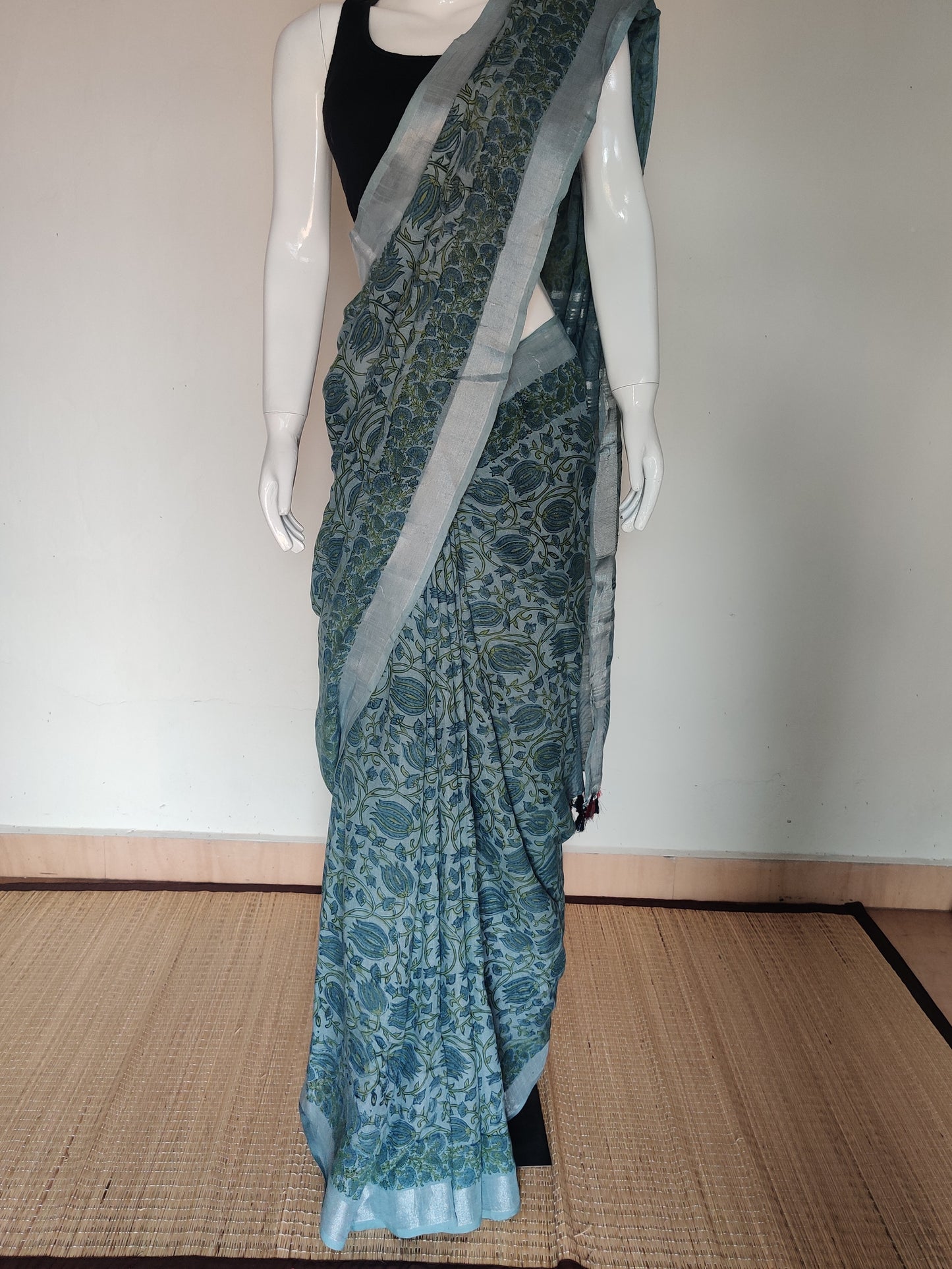 GREY LINEN SAREE